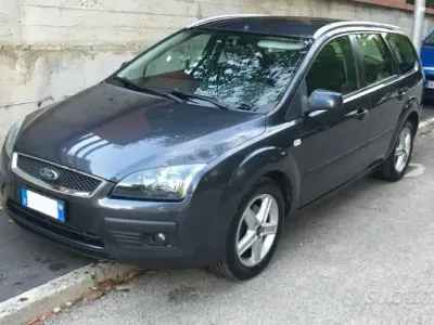 Usata Ford Focus 90 CV (66 kW) 2006 Grigio Station wagon