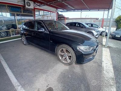 Usata BMW 316 Sport Line 116 CV (85 kW) 2014 Nero Station wagon