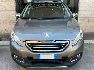 Usata Peugeot 2008 99 CV (72 kW) 2016 Grigio SUV