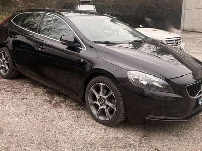 Usata Volvo V40 120 CV (88 kW) 2016 Nero Berlina
