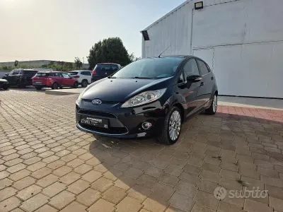 Usata Ford Fiesta Titanium 82 CV (60 kW) 2009 Nero Utilitaria