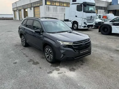 Nuova Subaru Forester Premium 136 CV (100 kW) 2026 Magnetite gray SUV