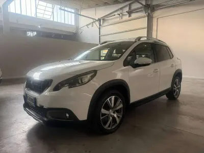 Usata Peugeot 2008 Allure 99 CV (72 kW) 2016 Bianco SUV