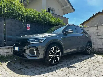 Usata VW T-Roc R-line Plus 116 CV (85 kW) 2025 Grigio SUV