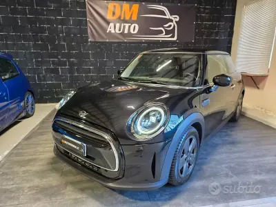 Używany Mini Cooper Classic 136 KM (100 kW) 2022 Czarny Hatchback