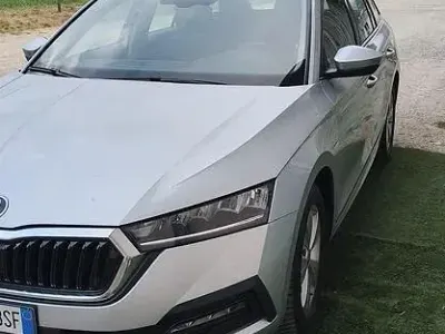 Usata Skoda Octavia 150 CV (110 kW) 2021 Grigio Station wagon