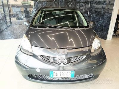 Usata Toyota Aygo 68 CV (50 kW) 2010 Nero Utilitaria