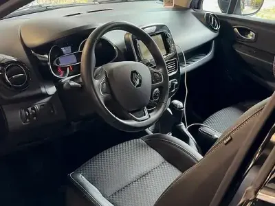 Second-hand Renault Clio IV 73 CP (53 kW) 2019 Negru Berlinǎ