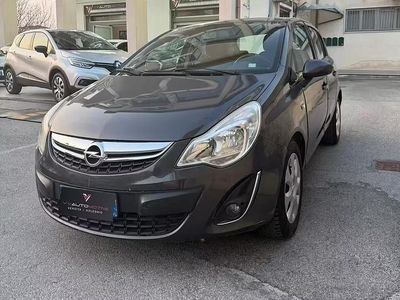 Usata Opel Corsa Edition 85 CV (62 kW) 2013 Grigio Utilitaria