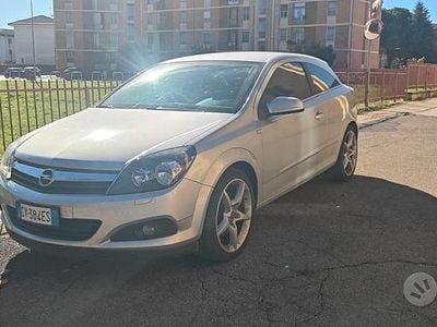 Usata Opel Astra GTC 150 CV (110 kW) 2006 Grigio Coupé