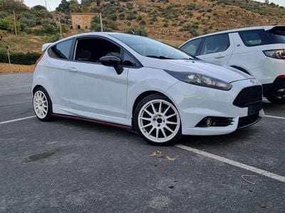 Usata Ford Fiesta ST 182 CV (133 kW) 2014 Bianco Utilitaria