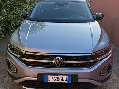Usata VW T-Roc Style 110 CV (80 kW) 2023 Grigio SUV
