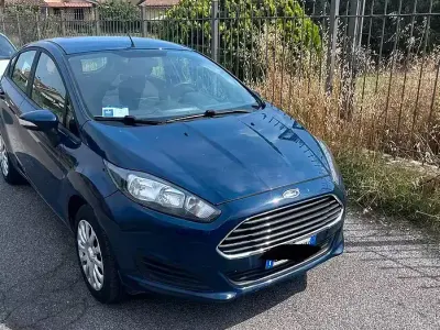 Usata Ford Fiesta 80 CV (58 kW) 2014 Bluazzurro Utilitaria