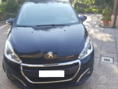 Usata Peugeot 208 75 CV (55 kW) 2016 Nero Utilitaria