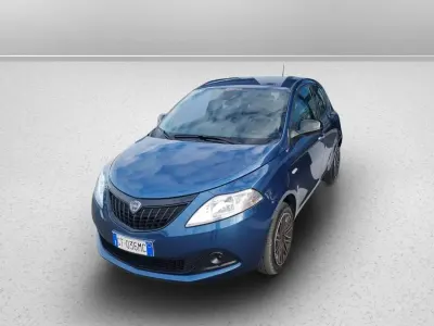 Usata Lancia Ypsilon S 70 CV (51 kW) 2024 Blu/azzurro Utilitaria