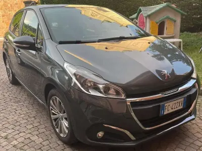 Usata Peugeot 208 82 CV (60 kW) 2018 Grigio Utilitaria