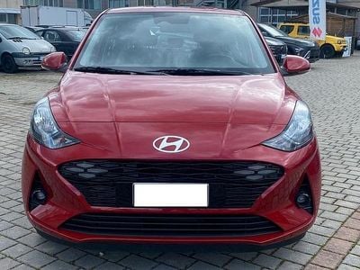 Usata Hyundai i10 67 CV (49 kW) 2023 Rosso Utilitaria