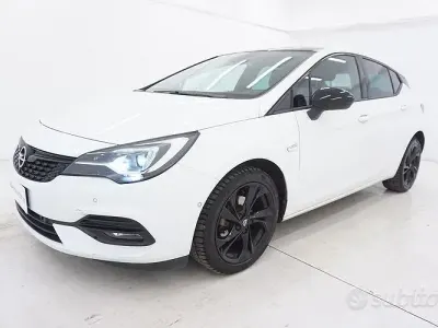 Usata Opel Astra Ultimate 145 CV (106 kW) 2021 Bianco Berlina
