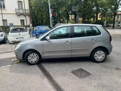 Usata VW Polo Comfortline 75 CV (55 kW) 2006 Grigio Utilitaria