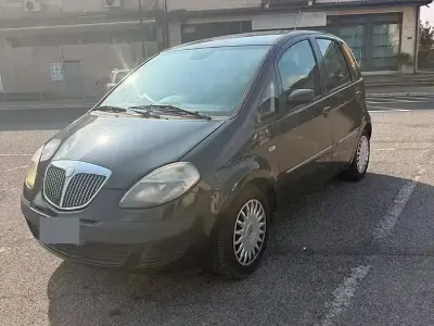 Usata Lancia Musa 95 CV (69 kW) 2005 Nero Monovolume