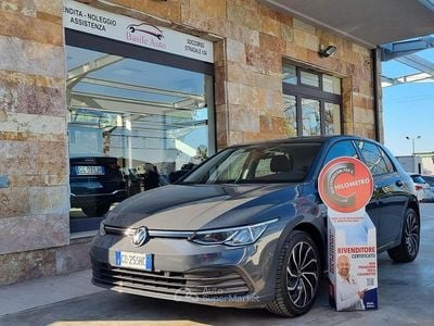 Begagnad VW Golf VIII Life 110 HK (80 kW) 2020 Grå Sedan