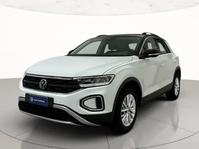 Usata VW T-Roc Life 110 CV (80 kW) 2023 Pure white nero SUV