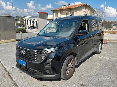 Begagnad Ford Tourneo 125 HK (91 kW) 2024 Svart Van