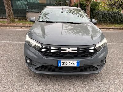 Brugt Dacia Sandero 90 HK (66 kW) 2023 Grå Sedan