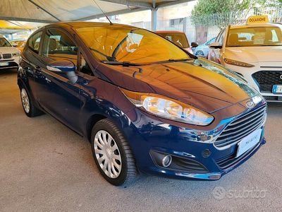 Usata Ford Fiesta 75 CV (55 kW) 2014 Blu Utilitaria