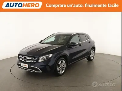 Usata Mercedes GLA200 136 CV (100 kW) 2018 Bluazzurro SUV
