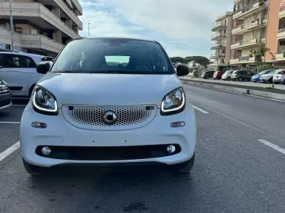 Usata Smart ForFour 90 CV (66 kW) 2018 Bianco Utilitaria