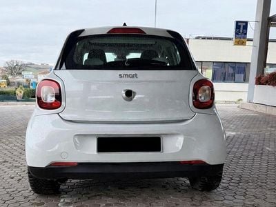 Usata Smart ForFour Proxy 71 CV (52 kW) 2015 Bianco Utilitaria