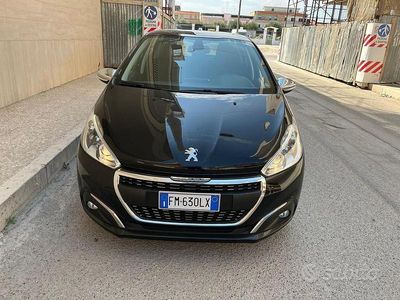 Usata Peugeot 208 Allure 75 CV (55 kW) 2018 Nero Utilitaria
