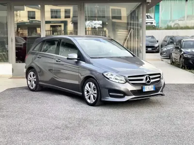 Usata Mercedes B180 109 CV (80 kW) 2016 Grigio Utilitaria
