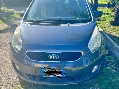 Usata Kia Venga 90 CV (66 kW) 2014 Grigio Utilitaria