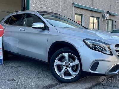 Usata Mercedes GLA180 Premium 122 CV (89 kW) 2019 Grigio SUV
