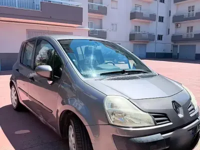Usata Renault Modus 101 CV (74 kW) 2009 Grigio Monovolume