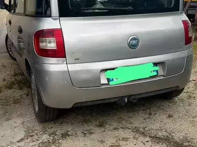 Usata Fiat Multipla 120 CV (88 kW) 2004 Grigio Monovolume
