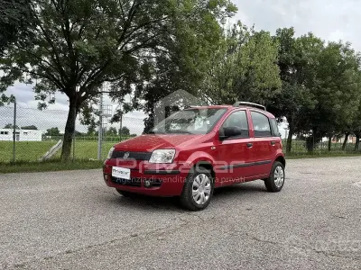 Usata Fiat Panda Active 77 CV (56 kW) 2012 Rosso Utilitaria