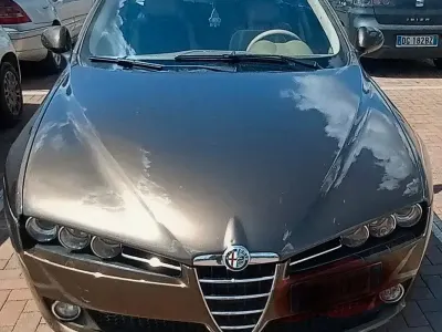Usata Alfa Romeo 159 120 CV (88 kW) 2006 Marrone Station wagon