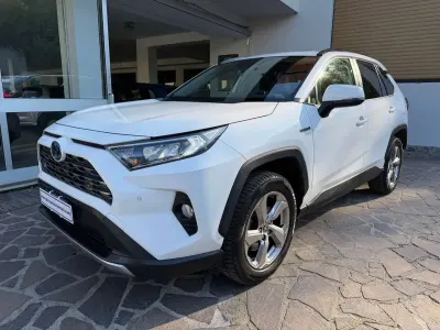 Begagnad Toyota RAV4 Hybrid 178 HK (130 kW) 2021 Vit SUV