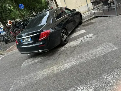 Usata Mercedes E200 184 CV (135 kW) 2017 Nero Berlina
