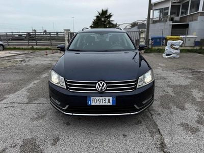 Usata VW Passat Comfortline 150 CV (110 kW) 2012 Blu Station wagon