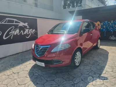 Usata Lancia Ypsilon 69 CV (50 kW) 2012 Rosso Utilitaria