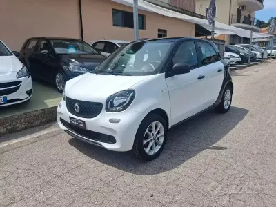 Usata Smart ForFour Passion 71 CV (52 kW) 2017 Bianco Utilitaria