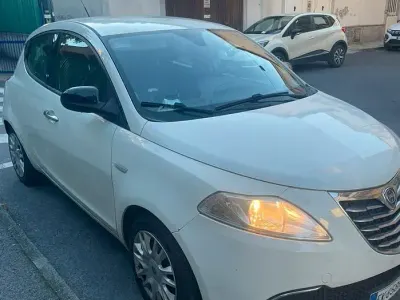 Usata Lancia Ypsilon 69 CV (50 kW) 2012 Bianco Utilitaria
