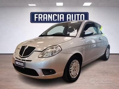 Begagnad Lancia Ypsilon 60 HK (44 kW) 2010 Grå Halvkombi