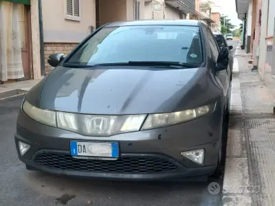 Usata Honda Civic 140 CV (102 kW) 2006 Grigio Berlina