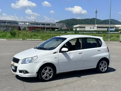 Usata Chevrolet Aveo 82 CV (60 kW) 2010 Bianco Berlina