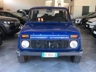 Usata Lada niva 75 CV (55 kW) 2001 Blu SUV